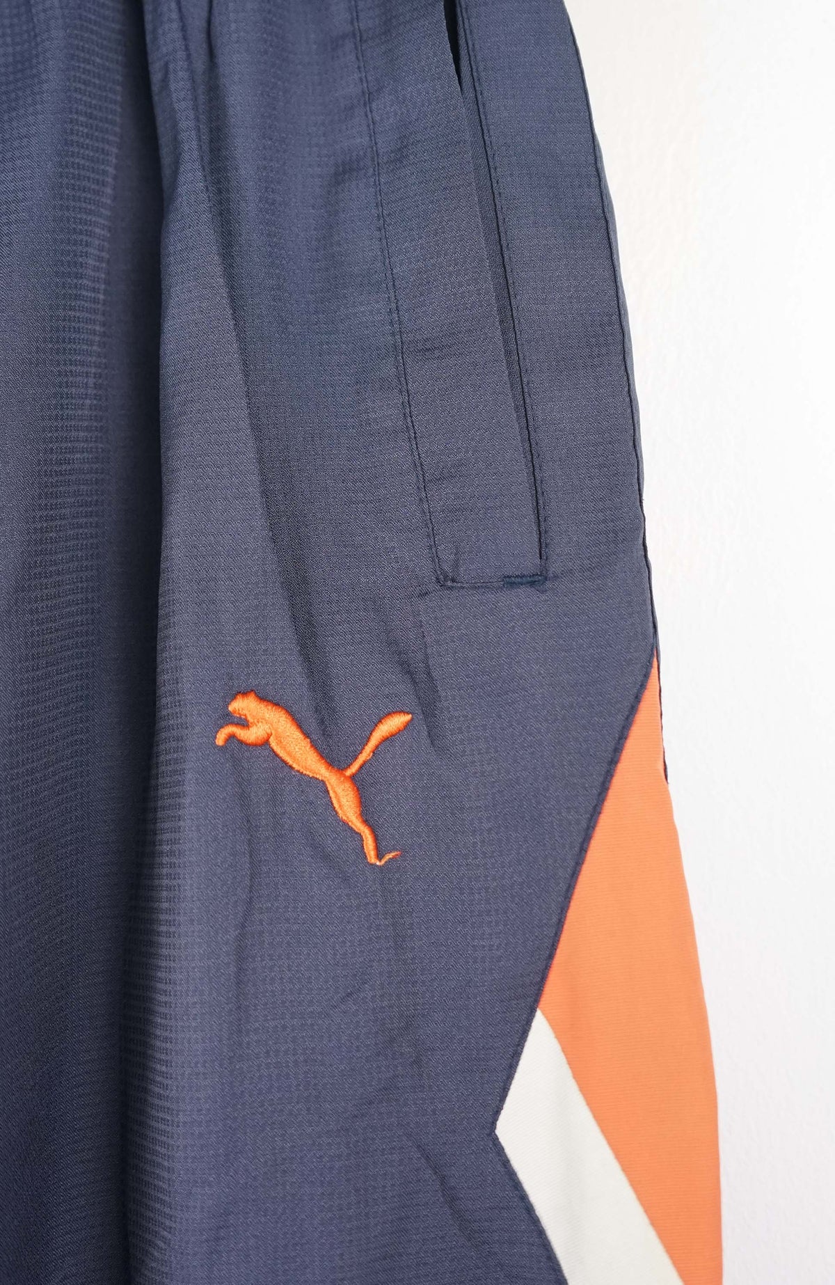 VINTAGE PUMA 3/4 TRACK PANT SHORTS (S)