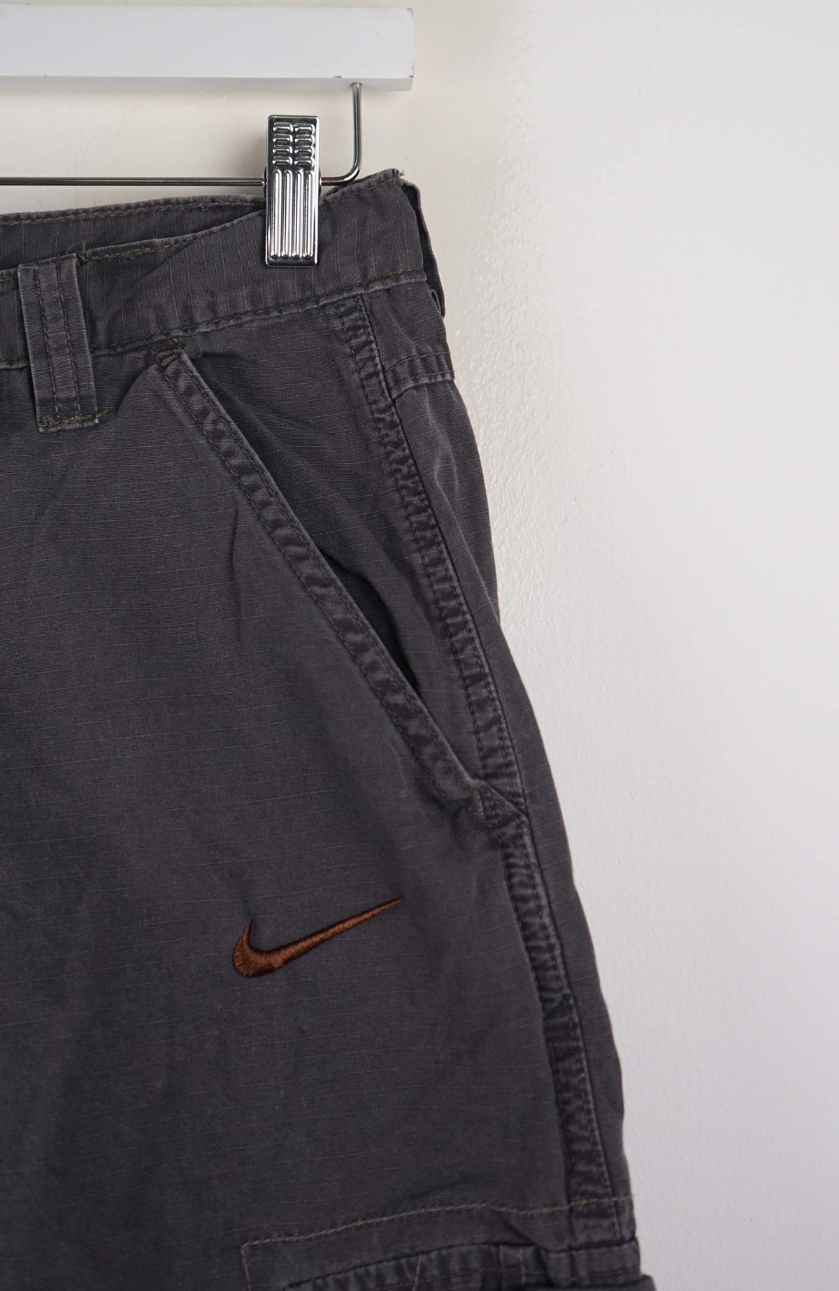 VINTAGE REWORK CARGO SHORTS W30