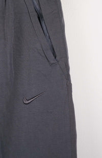 VINTAGE NIKE TRACK PANT SHORTS (S)