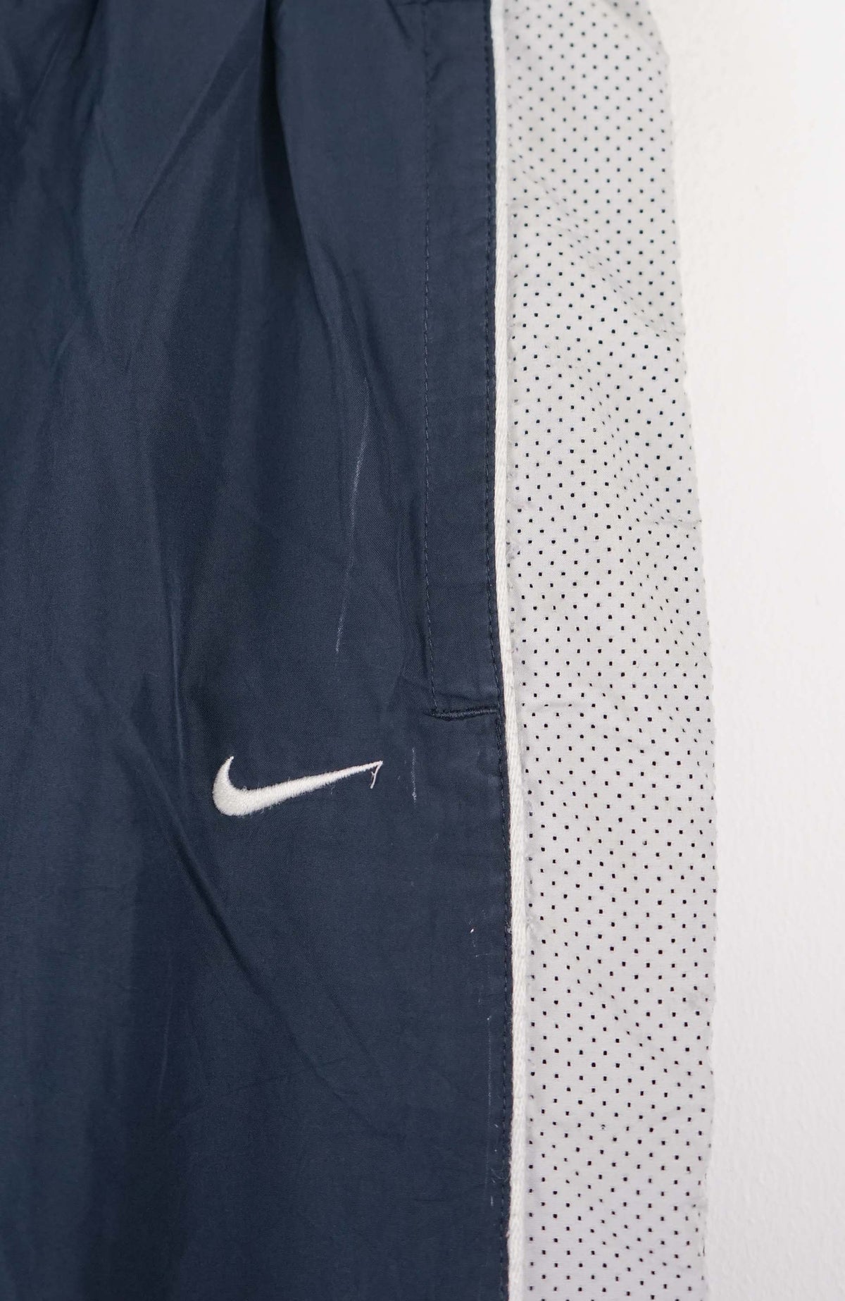VINTAGE NIKE 3/4 TRACK PANT SHORTS (M)