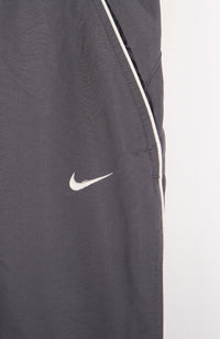 VINTAGE NIKE 3/4 TRACK PANT SHORTS (M)