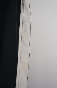 VINTAGE NIKE 3/4 TRACK PANT SHORTS (XL)