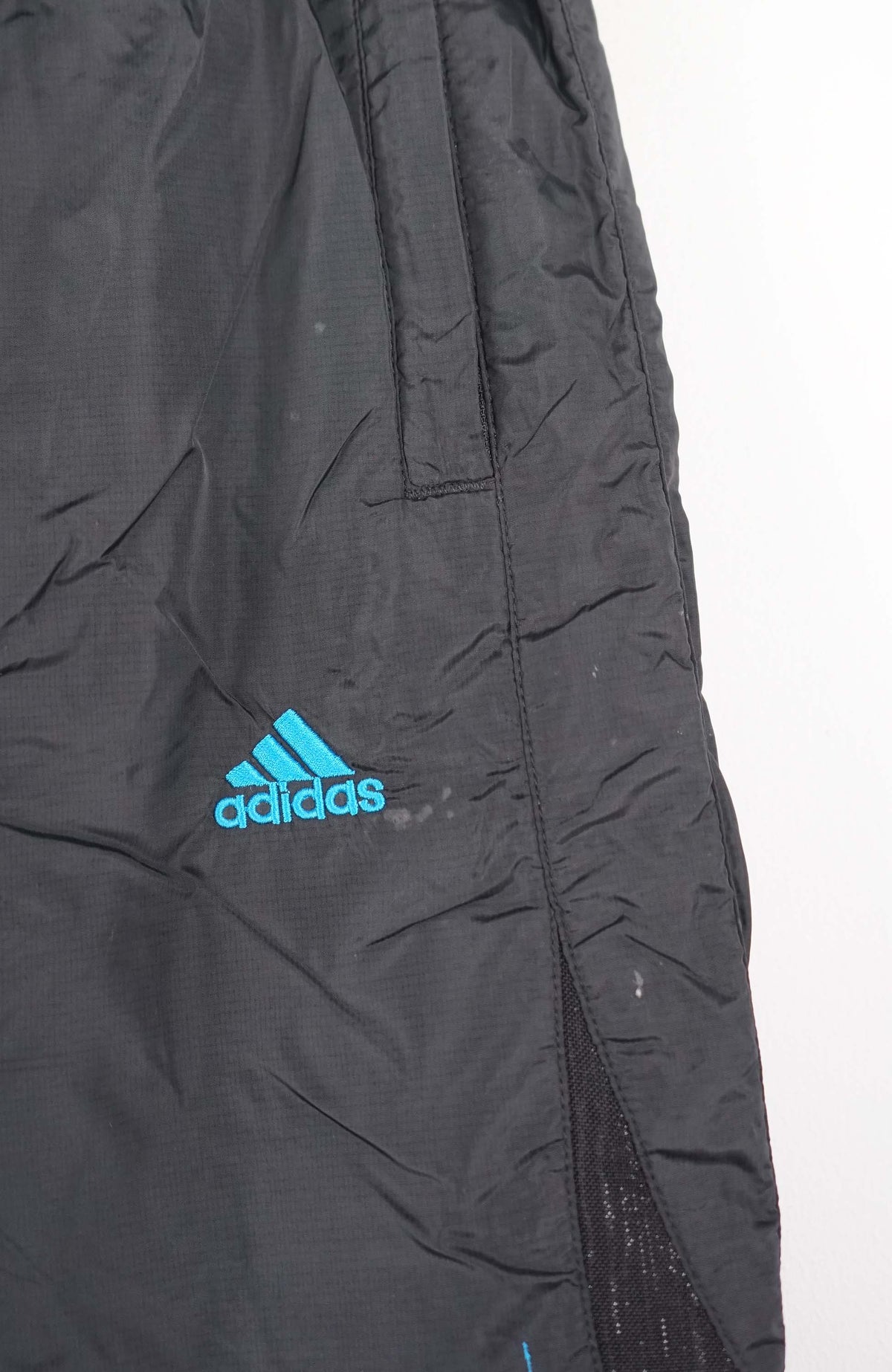 VINTAGE ADIDAS TRACK PANT SHORTS (M)