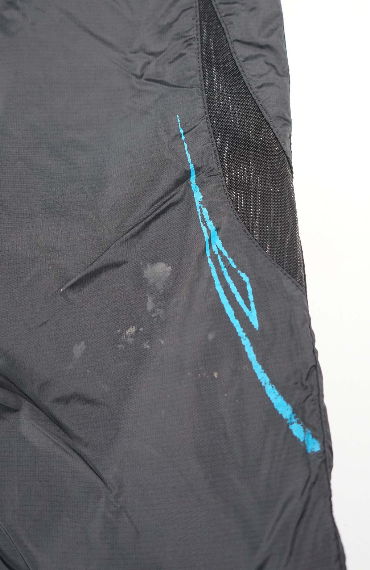 VINTAGE ADIDAS TRACK PANT SHORTS (M)
