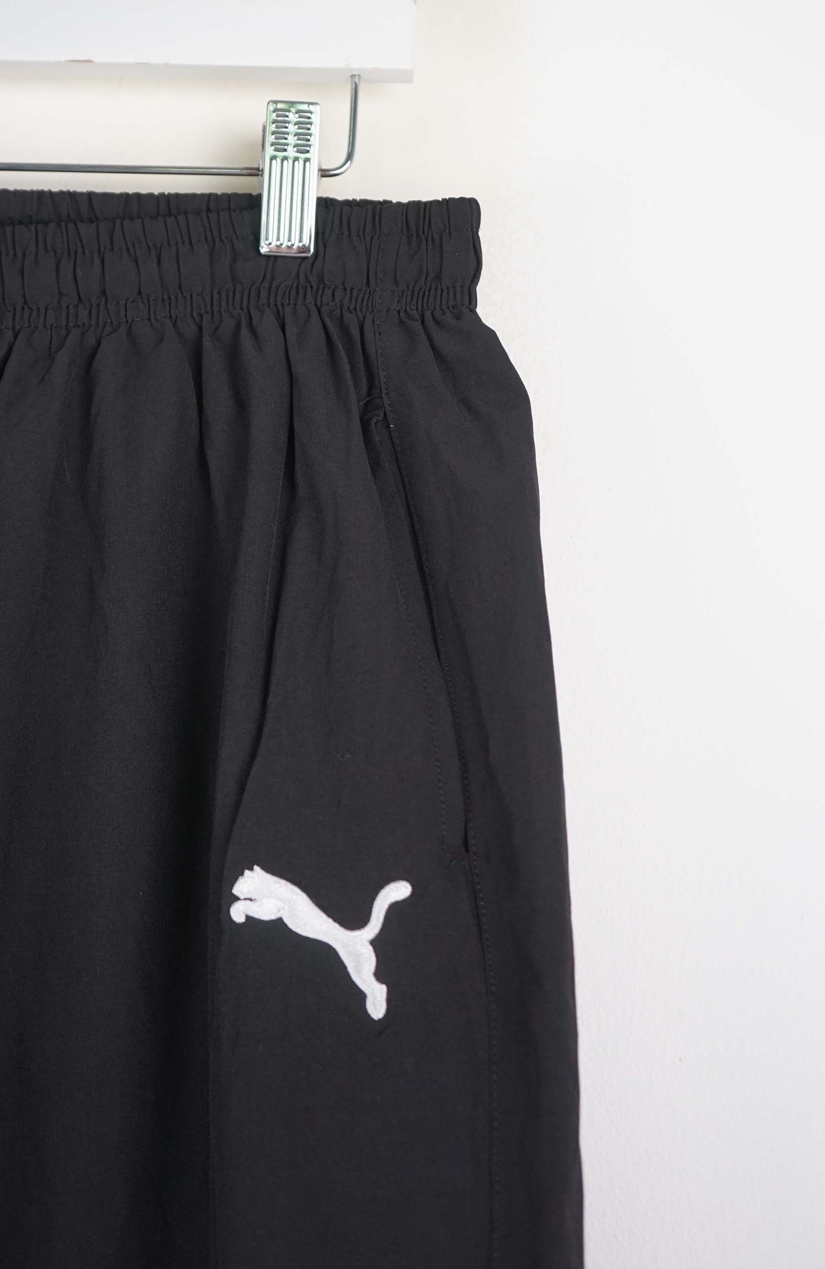 VINTAGE PUMA 3/4 TRACK PANT SHORTS (L)