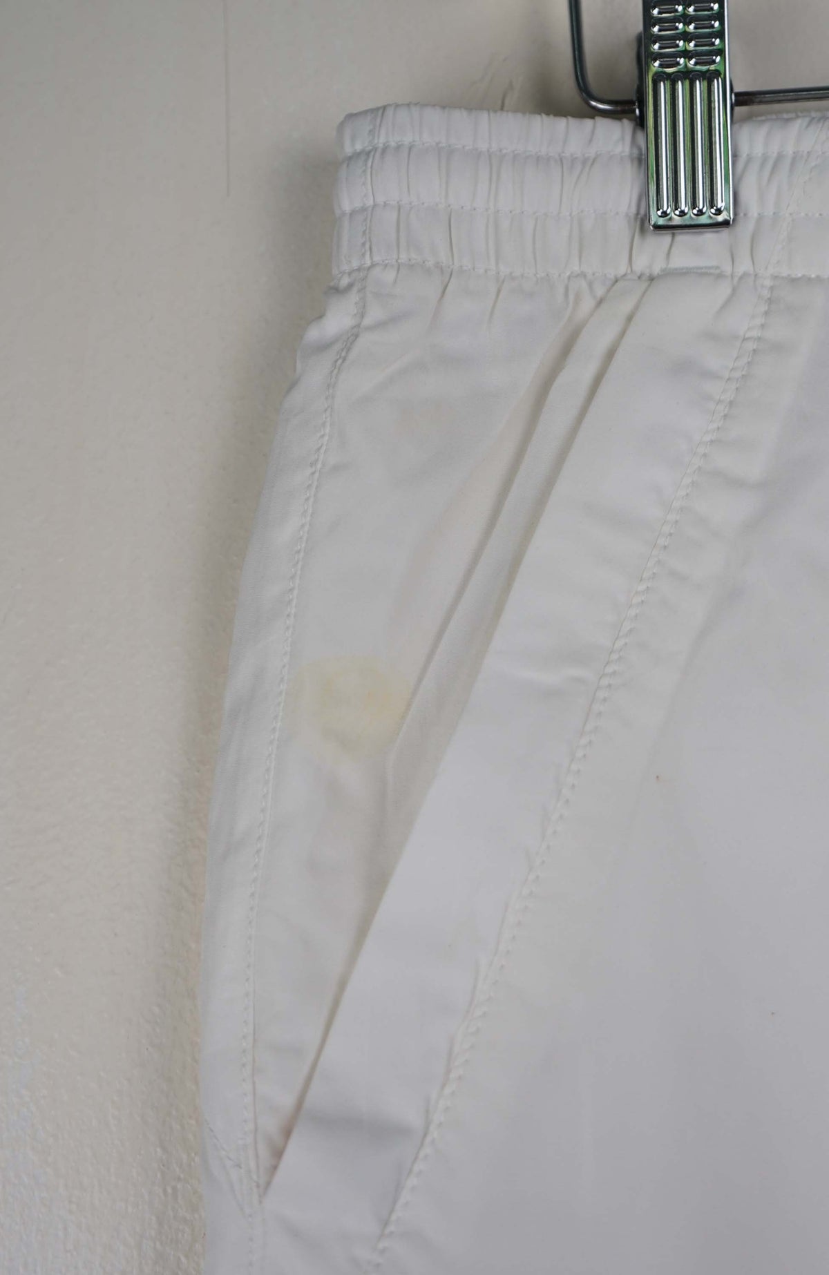 VINTAGE ADIDAS 3/4 TRACK PANT SHORTS (L)