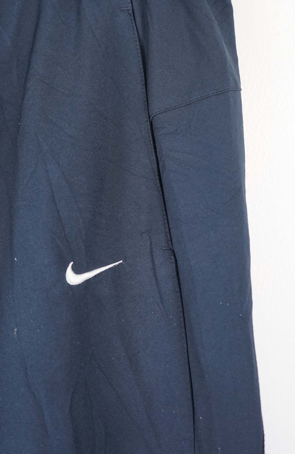 VINTAGE NIKE 3/4 TRACK PANT SHORTS (S)