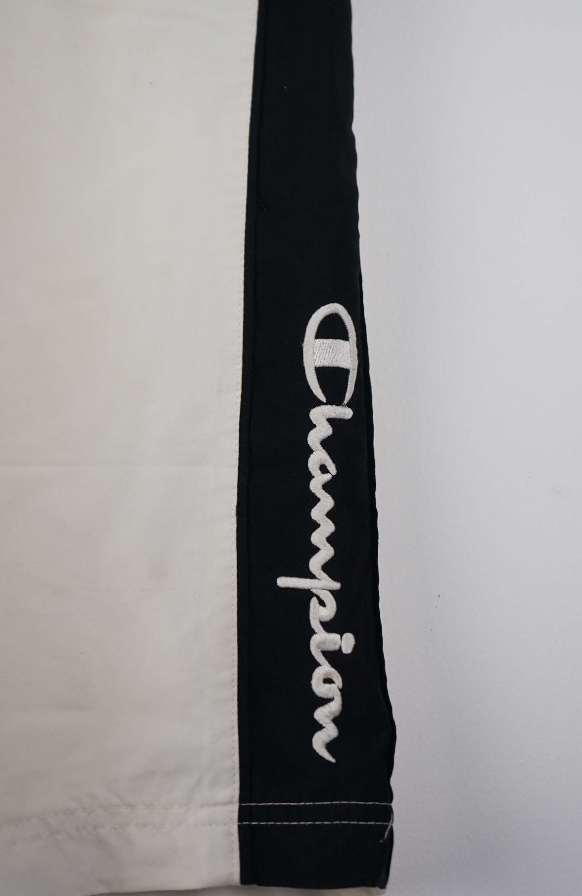 VINTAGE CHAMPION 3/4 TRACK PANT SHORTS (L)