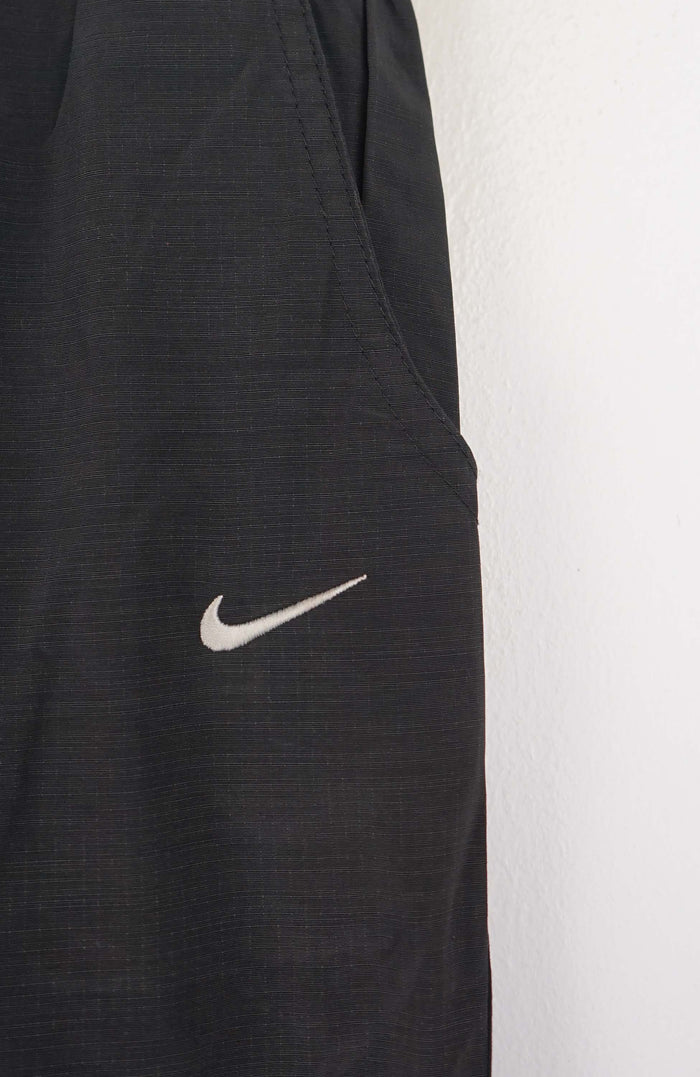 VINTAGE NIKE TRACK PANT SHORTS (XS)