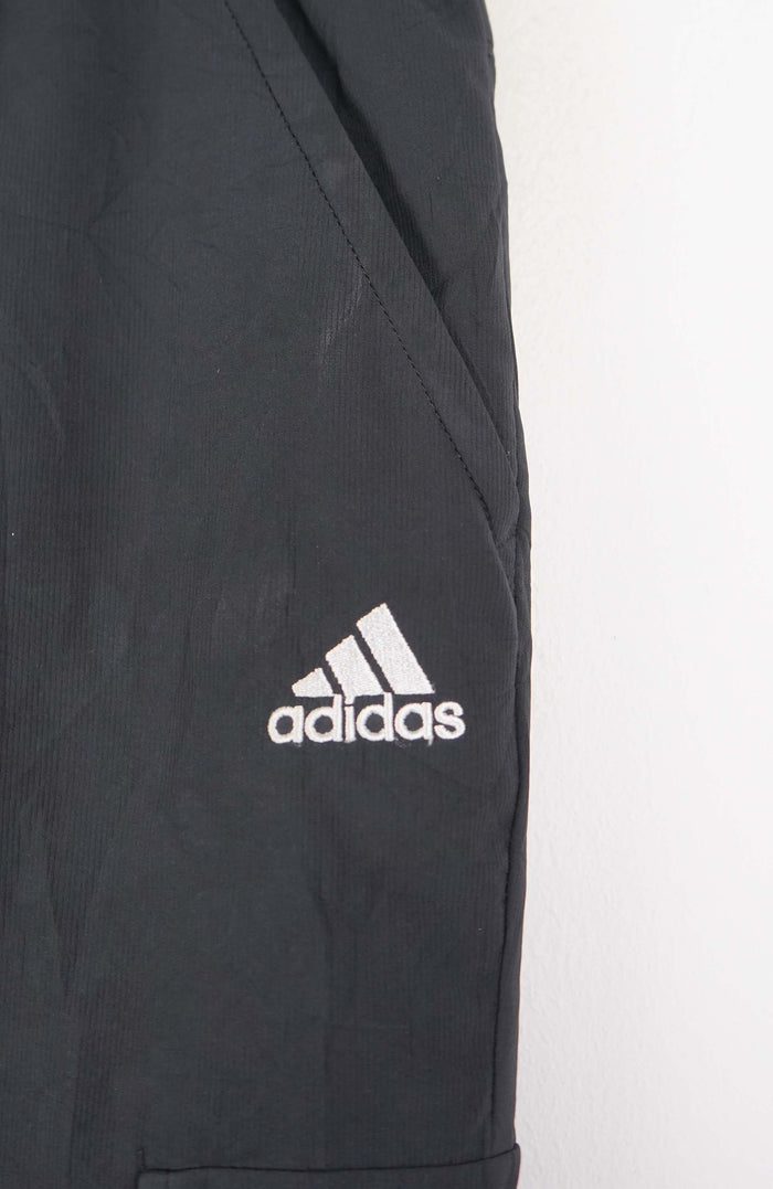 VINTAGE ADIDAS 3/4 TRACK PANT SHORTS (M)
