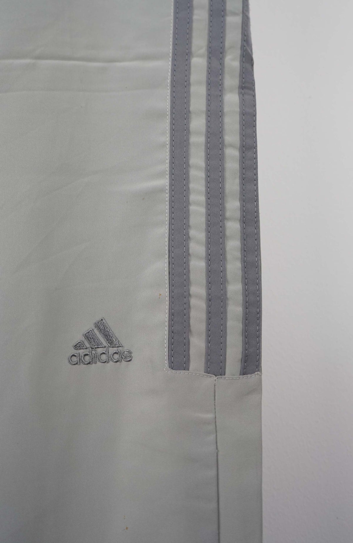 VINTAGE ADIDAS TRACK PANTS (M)