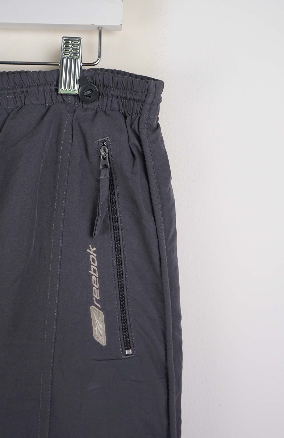 VINTAGE REEBOK TRACK PANTS (L)