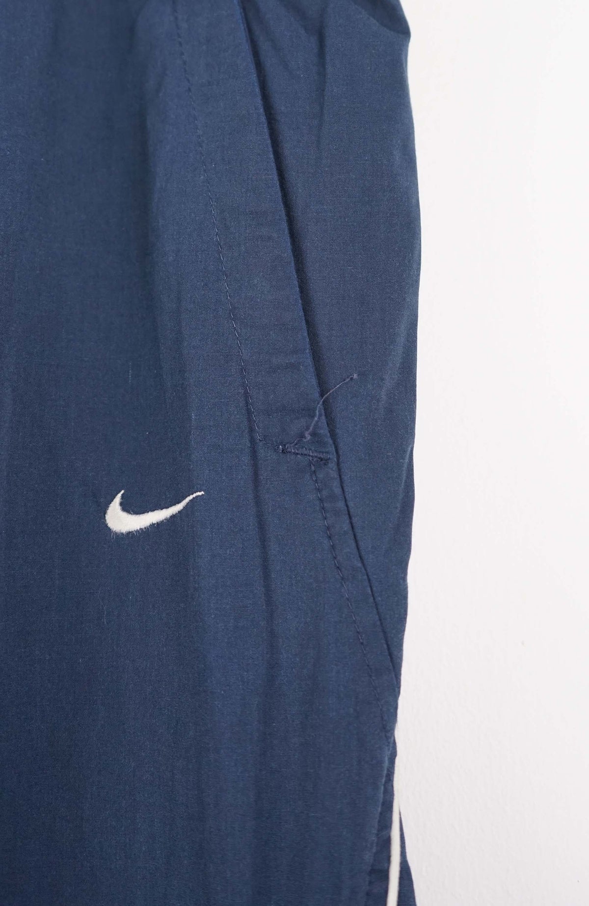 VINTAGE NIKE TRACK PANTS (L)