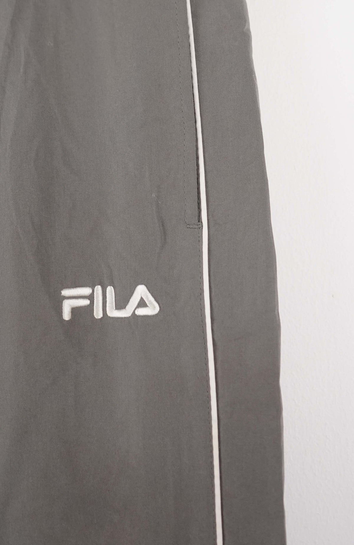 VINTAGE FILA TRACK PANTS (M)
