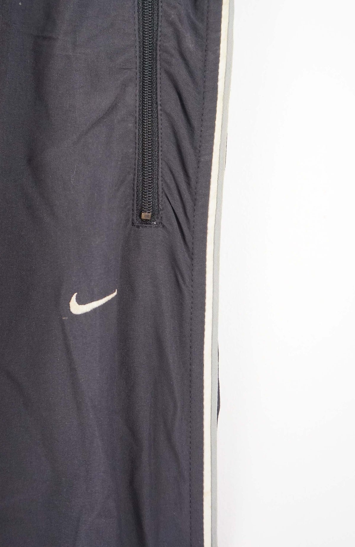 VINTAGE NIKE TRACK PANTS (XL)