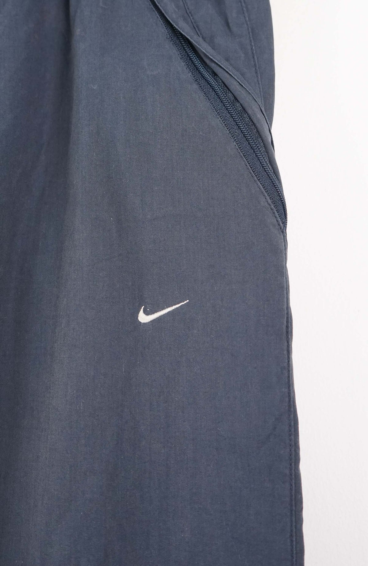 VINTAGE NIKE TRACK PANTS (M)
