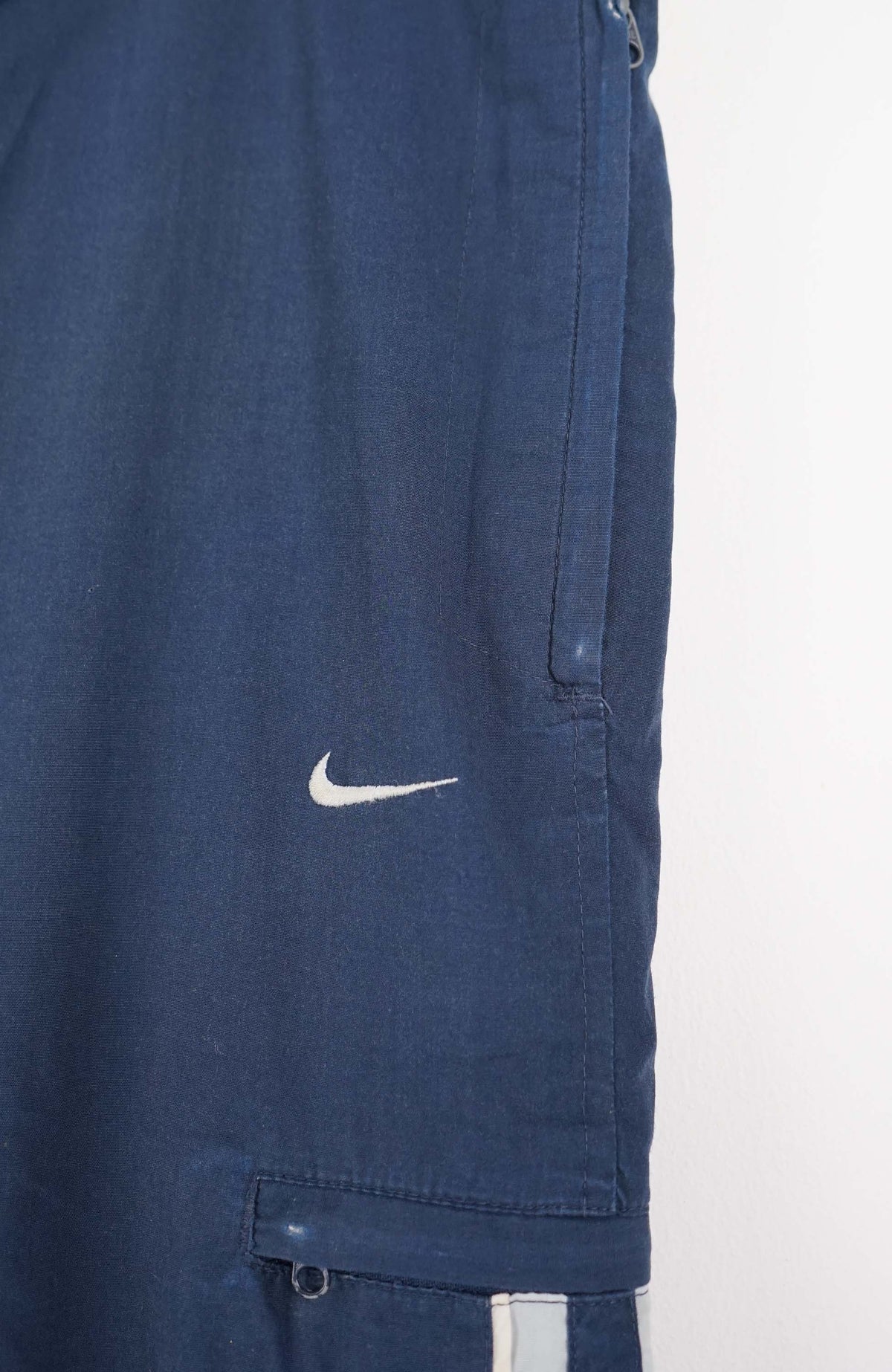 VINTAGE NIKE TRACK PANTS (XL)