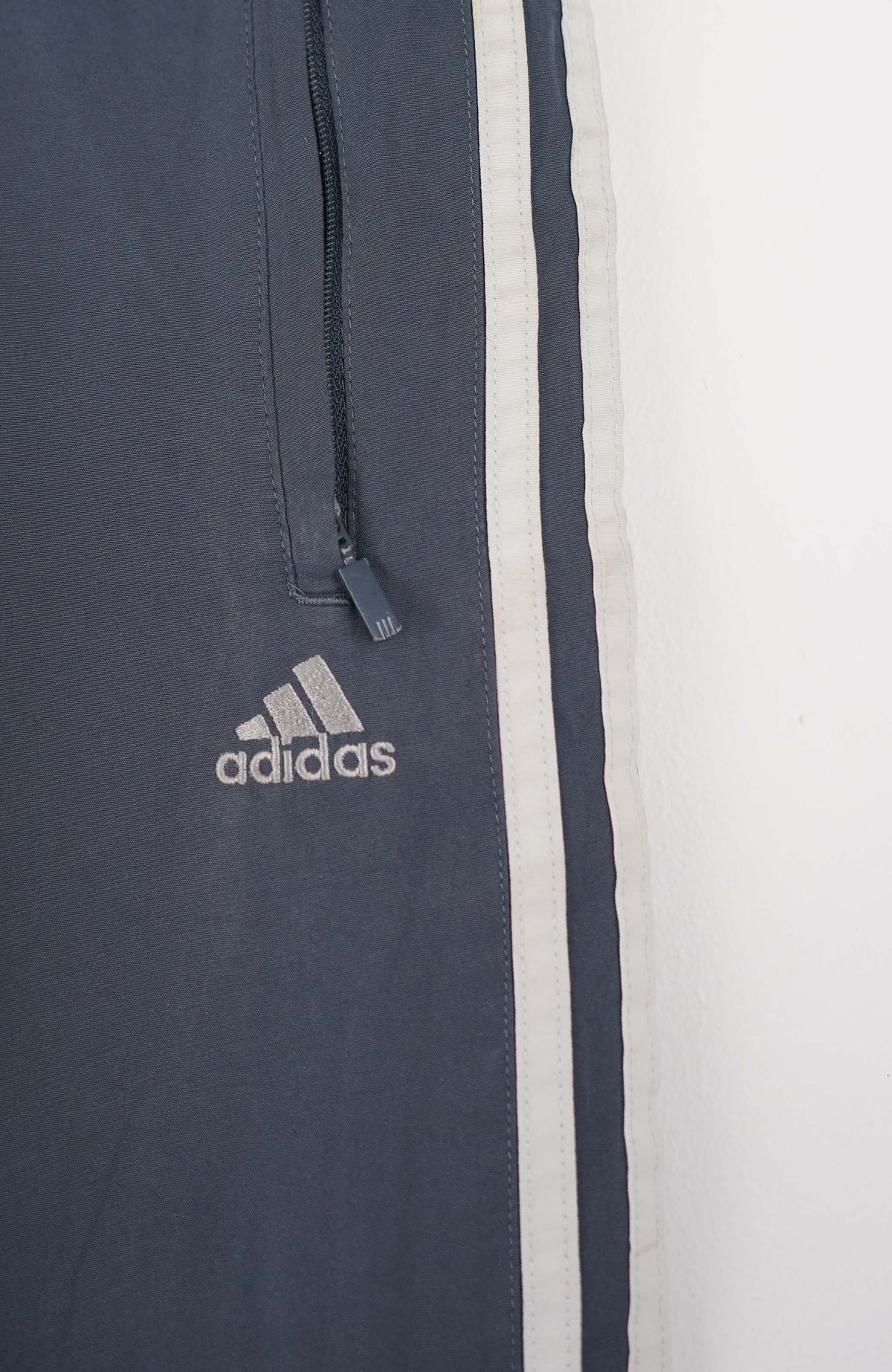 VINTAGE ADIDAS TRACK PANTS (L)