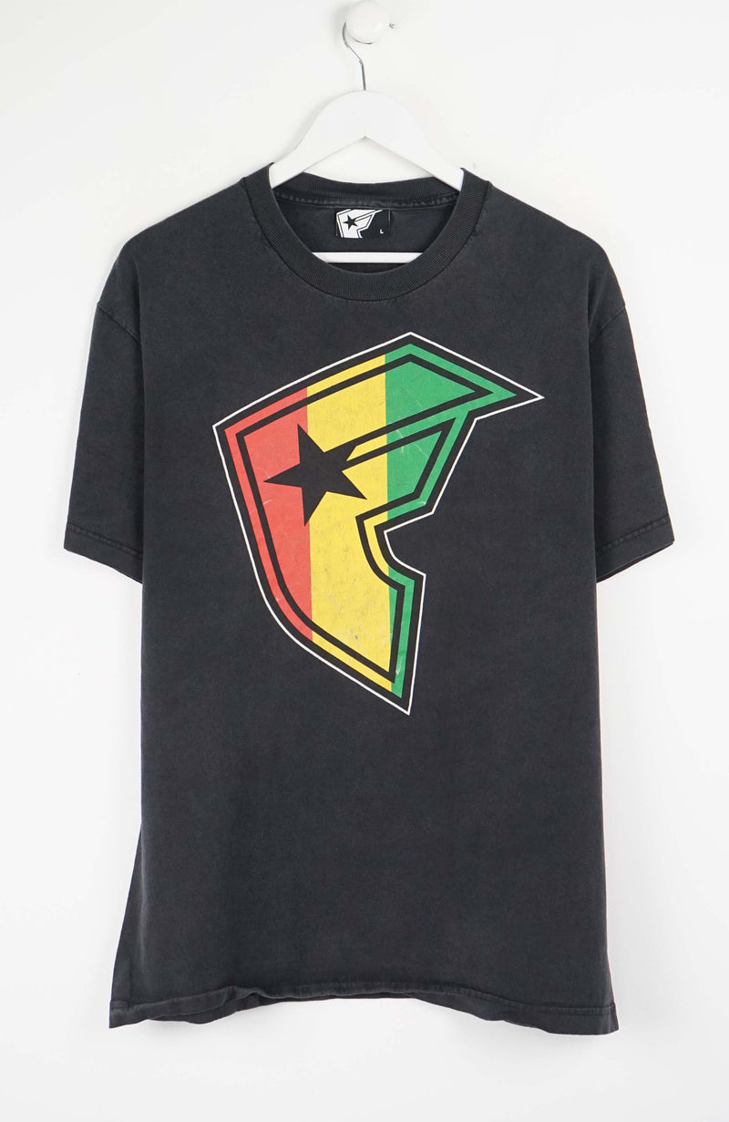 VINTAGE FAMOUS STARS & STRIPES T-SHIRT (L)