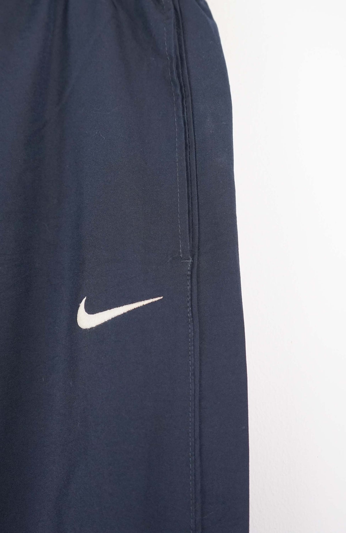 VINTAGE NIKE TRACK PANTS (M)