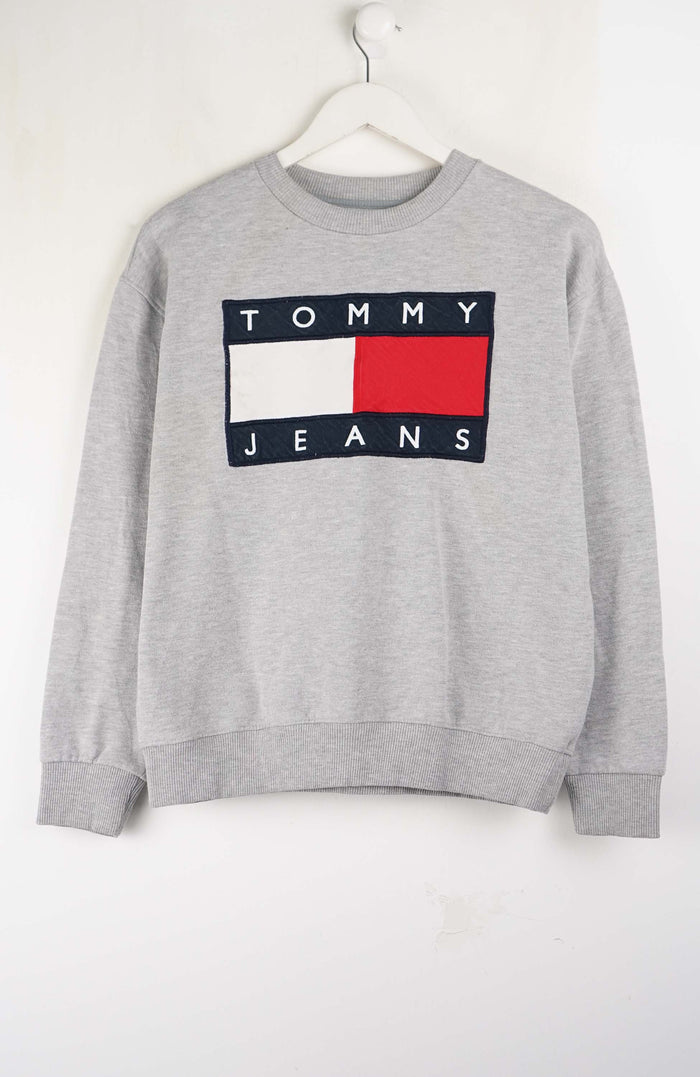 VINTAGE TOMMY JEANS SWEATER (XS)