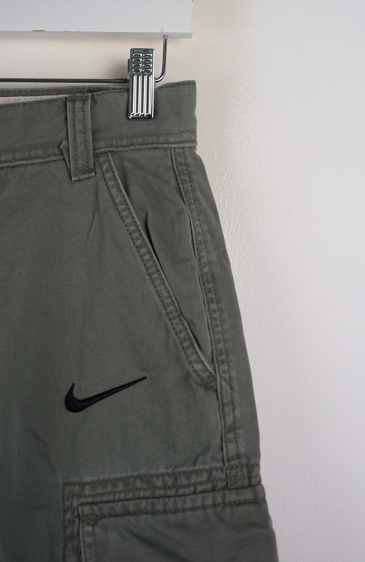 VINTAGE REWORK CARGO SHORTS W28