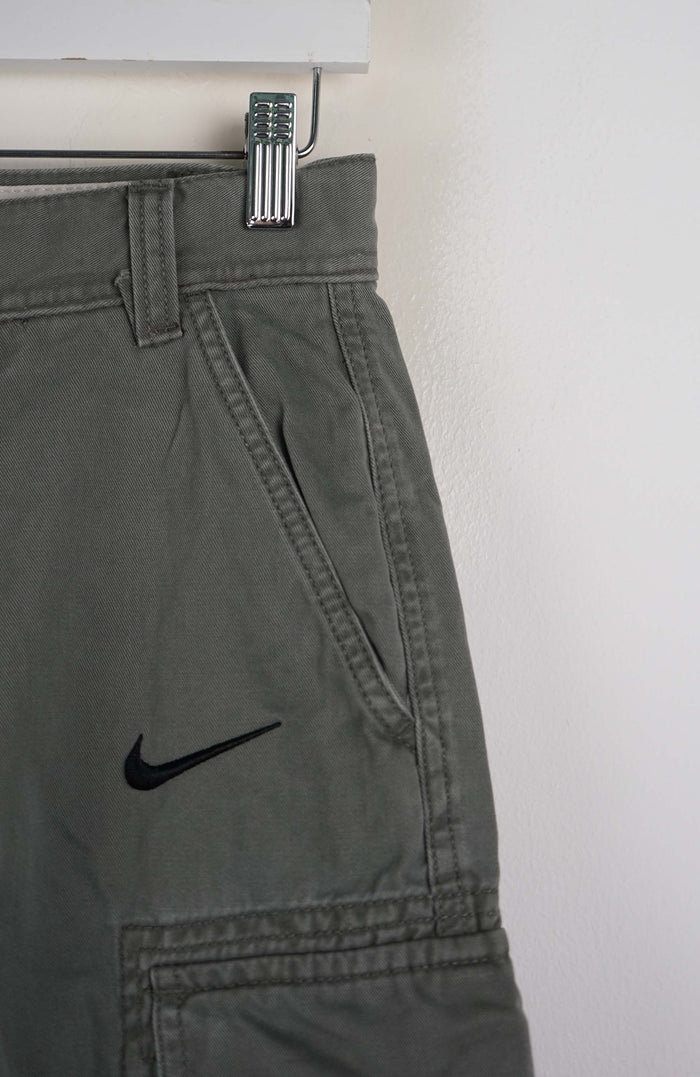 VINTAGE REWORK CARGO SHORTS W28