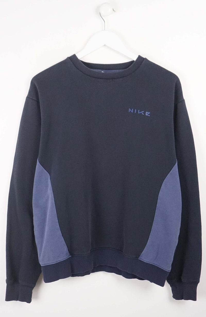 VINTAGE NIKE SWEATER (M)