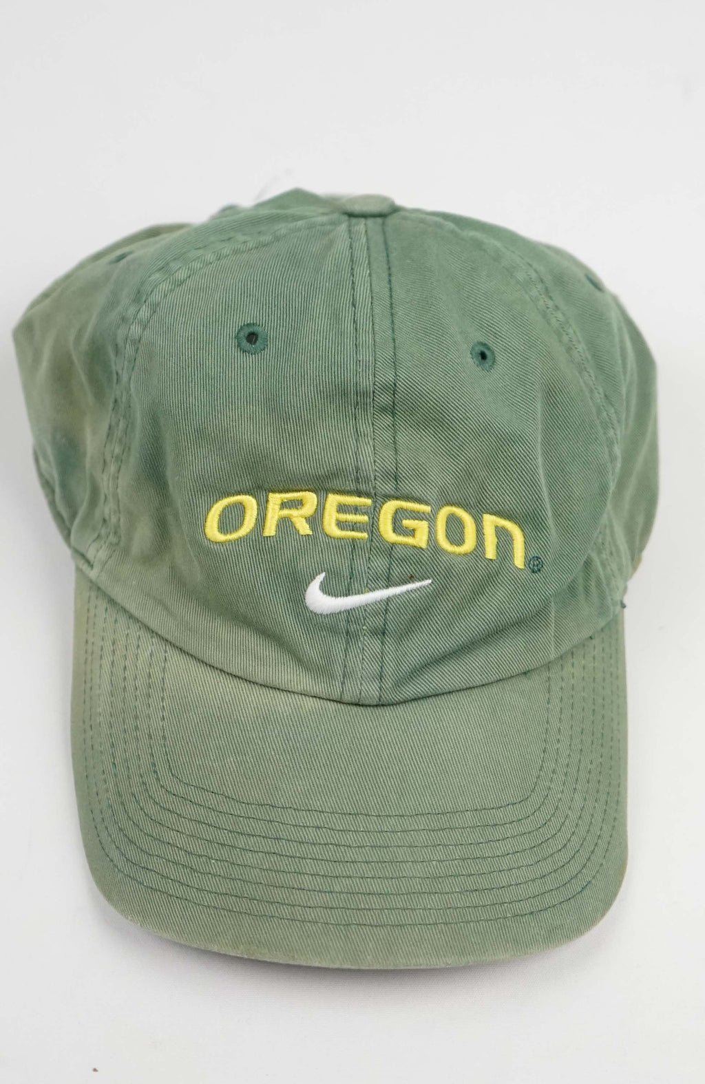 VINTAGE NIKE OREGON DUCKS HAT