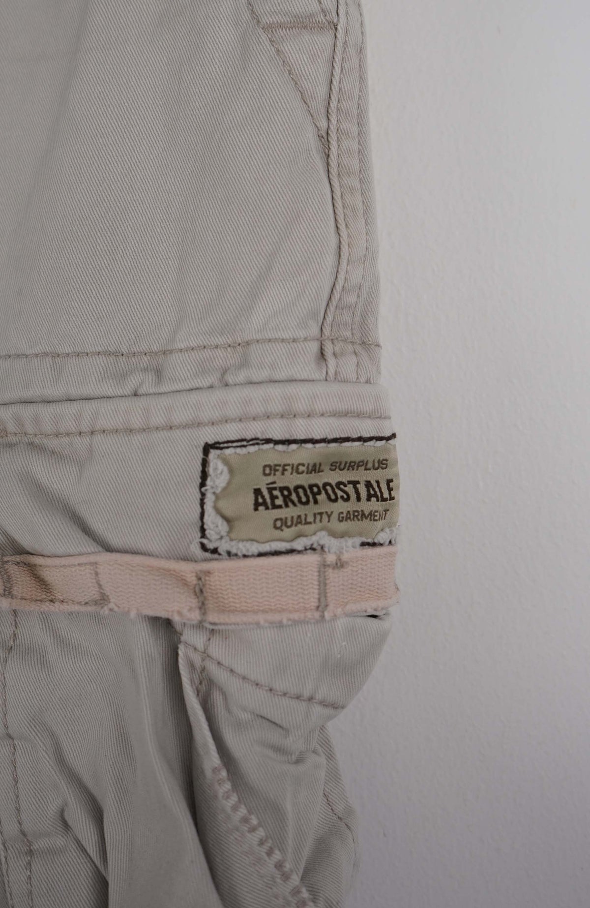 VINTAGE AEROPOSTALE CARGO SHORTS W32