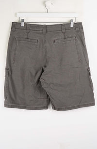 VINTAGE WRANGLER CARGO SHORTS W32