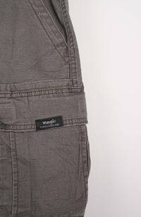 VINTAGE WRANGLER CARGO SHORTS W33