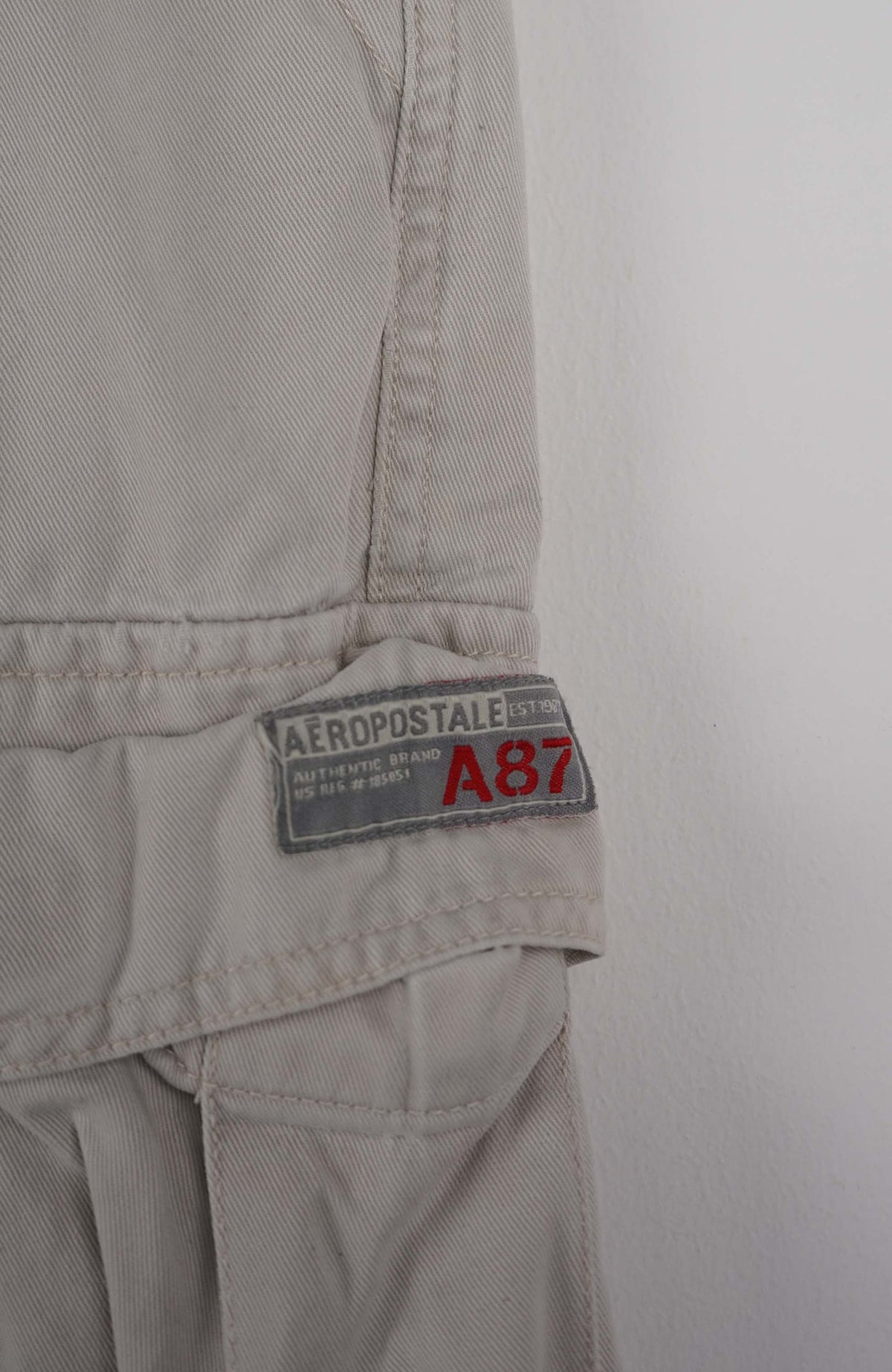 VINTAGE AEROPOSTALE CARGO SHORTS W34
