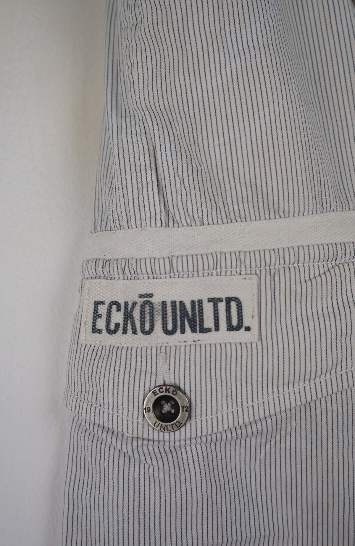 VINTAGE ECKO UNLTD CARGO SHORTS W32