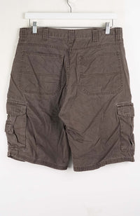 VINTAGE WRANGLER CARGO SHORTS W32