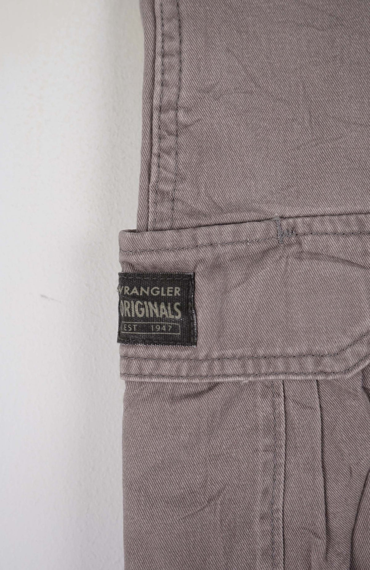 VINTAGE WRANGLER CARGO SHORTS W30