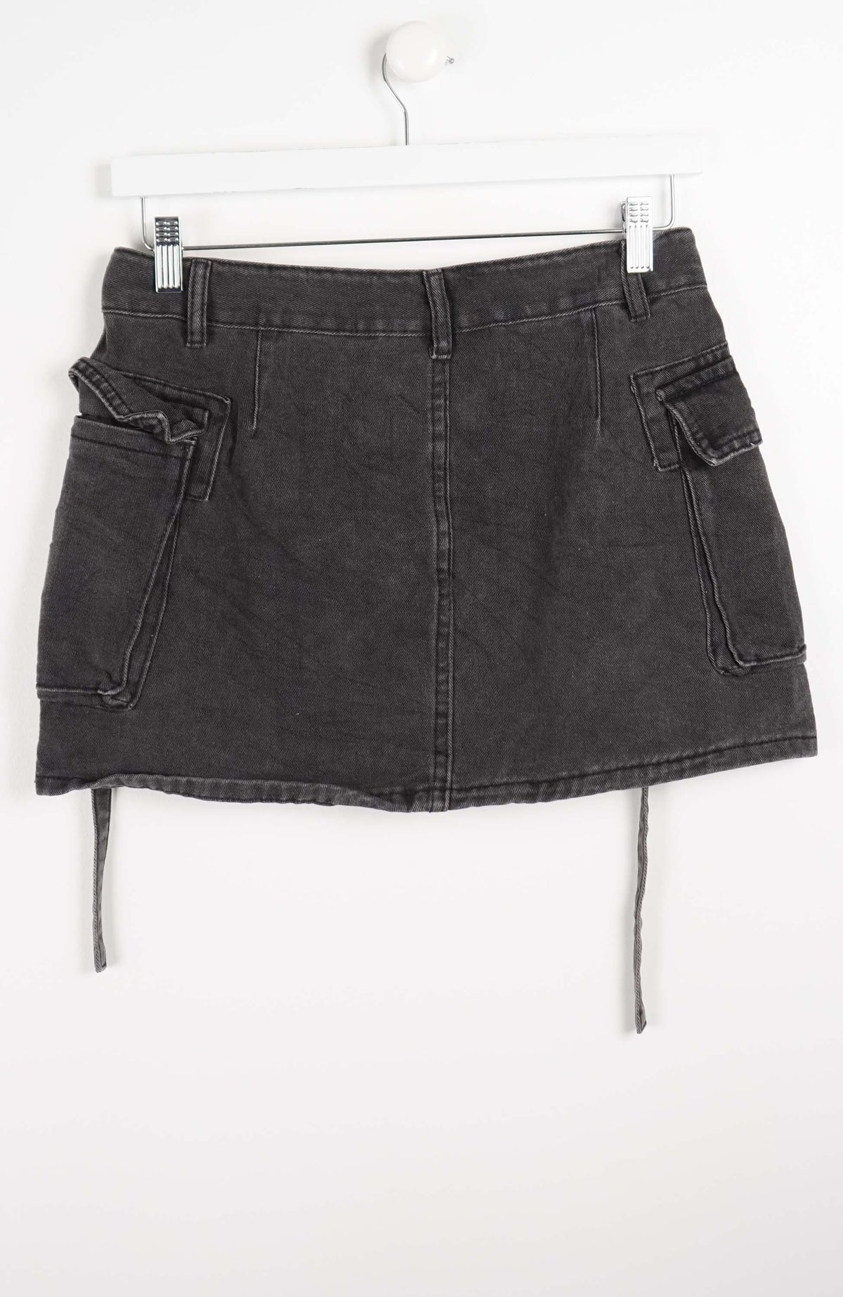 VINTAGE Y2K DENIM SKIRT (SIZE 8)