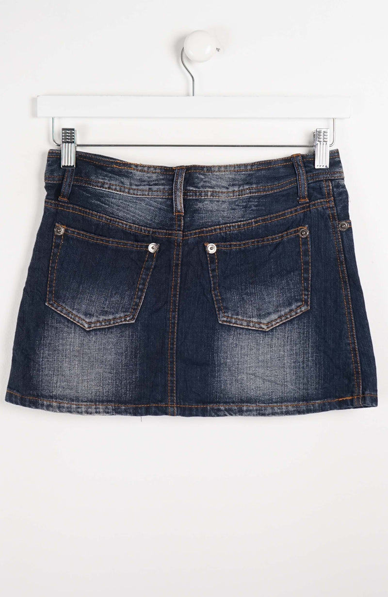 VINTAGE Y2K DENIM SKIRT (SIZE 8)