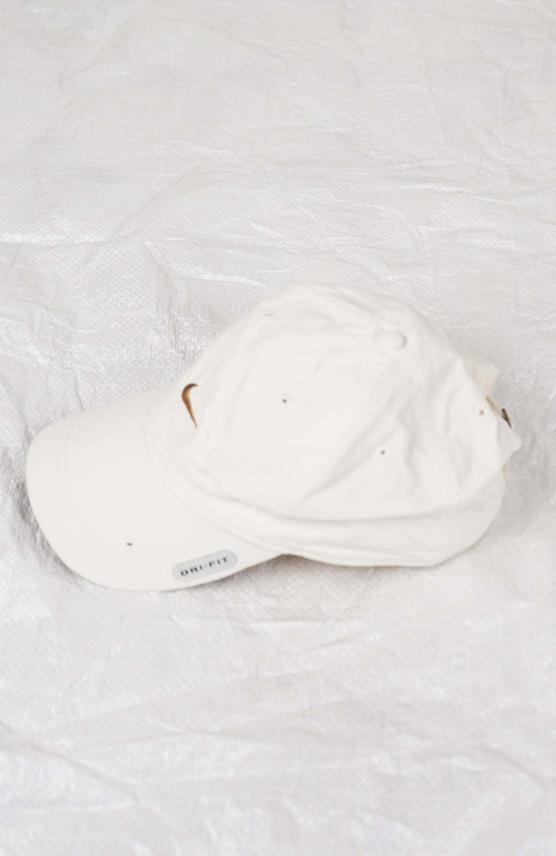 VINTAGE NIKE HAT