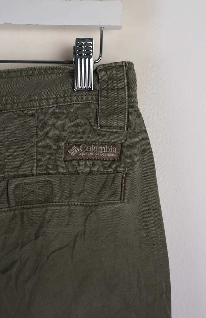 VINTAGE COLUMBIA CARGO SHORTS W35