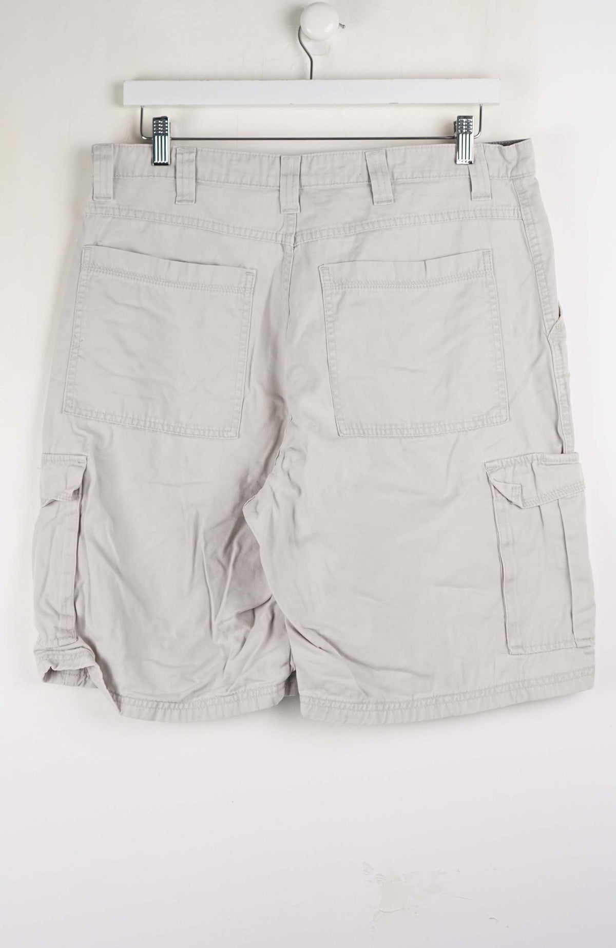 VINTAGE WRANGLER CARGO SHORTS W34