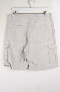 VINTAGE WRANGLER CARGO SHORTS W34