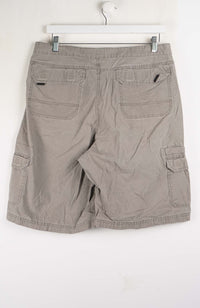 VINTAGE WRANGLER CARGO SHORTS W34