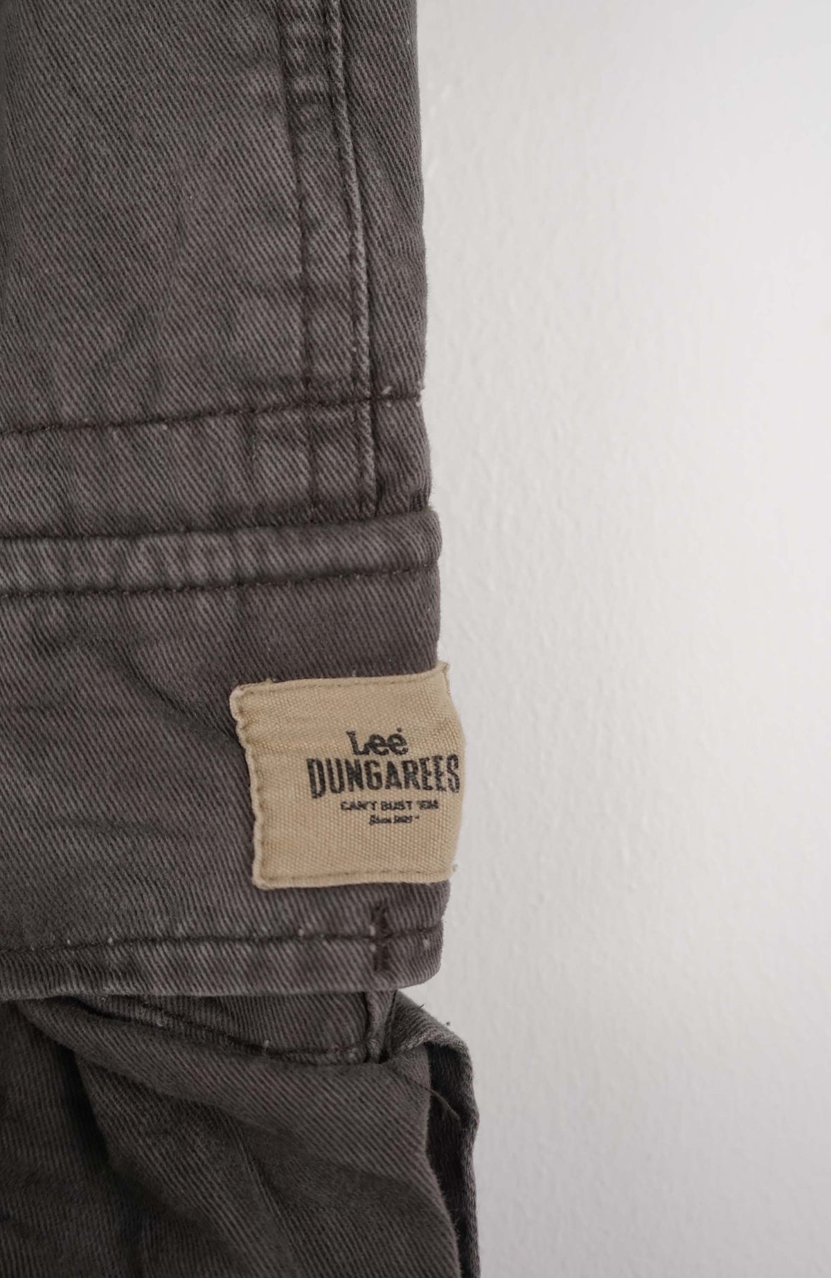 VINTAGE LEE DUNGAREES CARGO SHORTS W34