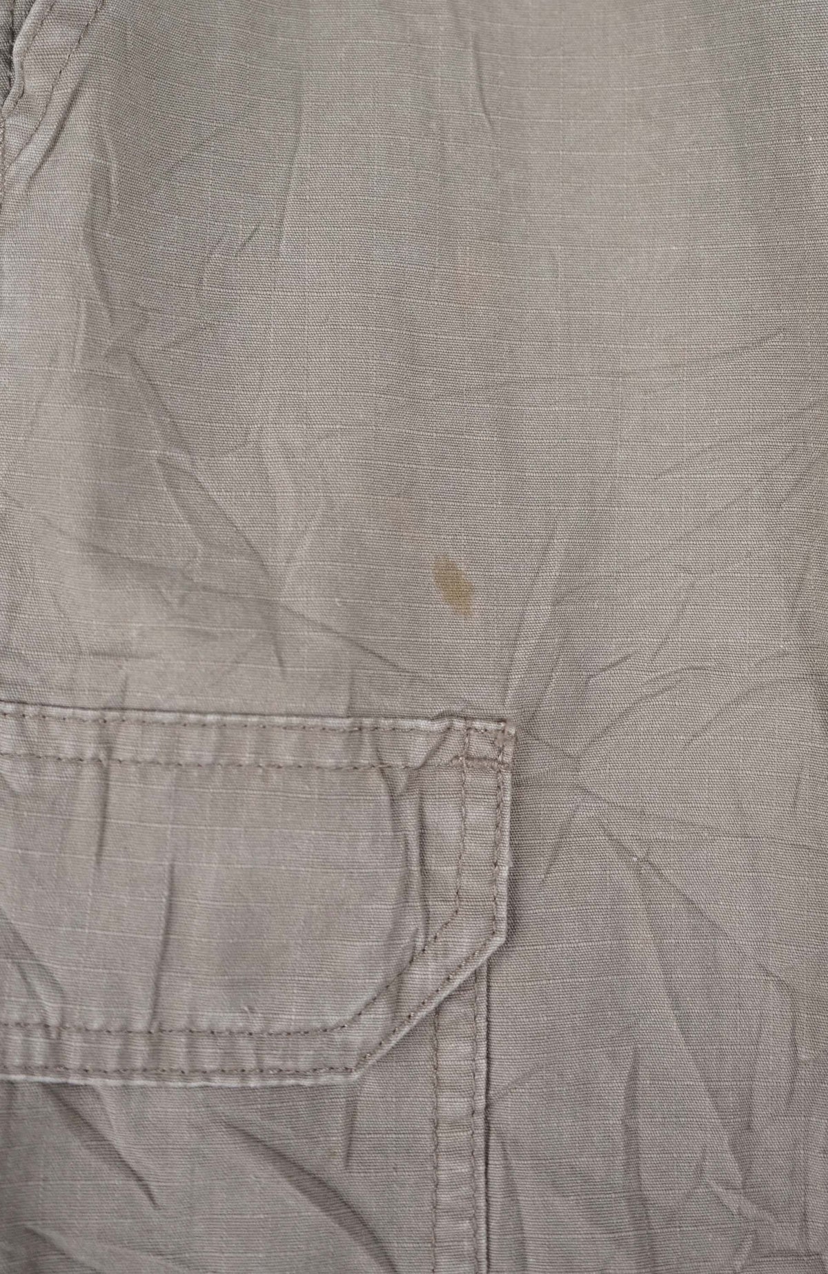 VINTAGE WRANGLER CARGO SHORTS W34