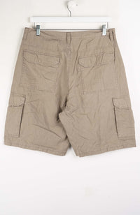 VINTAGE WRANGLER CARGO SHORTS W34