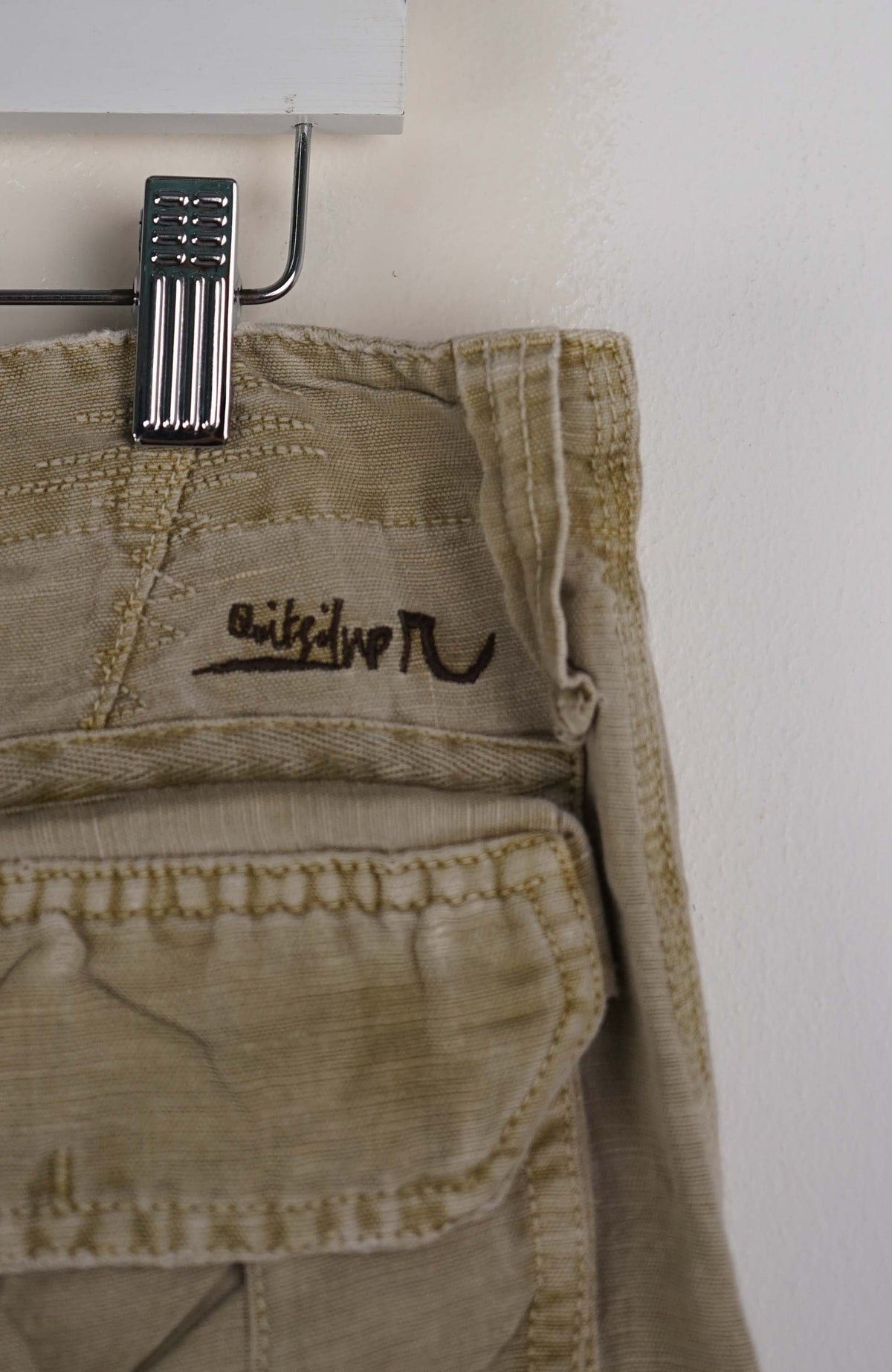 VINTAGE QUIKSILVER CARGO SHORTS W34