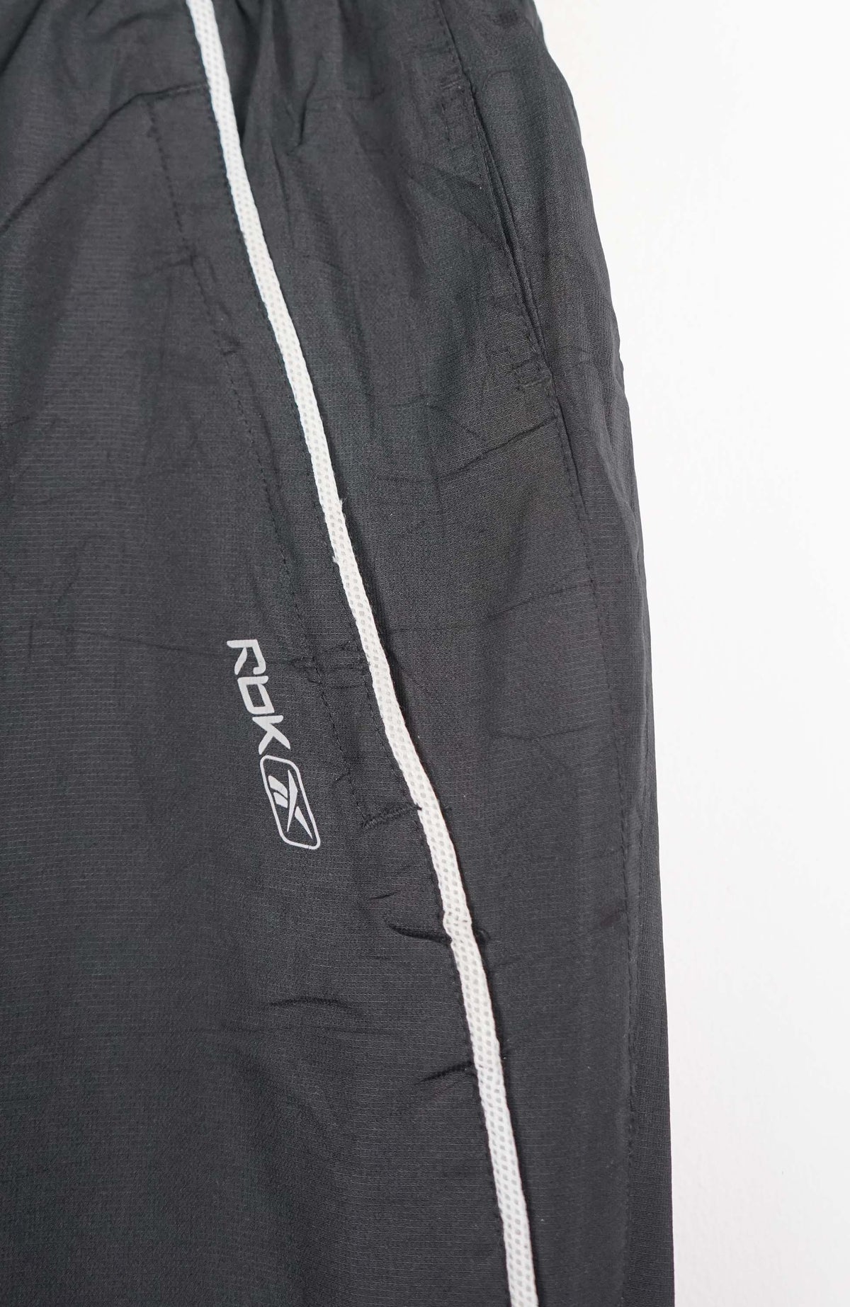 VINTAGE REEBOK TRACK PANTS (L)