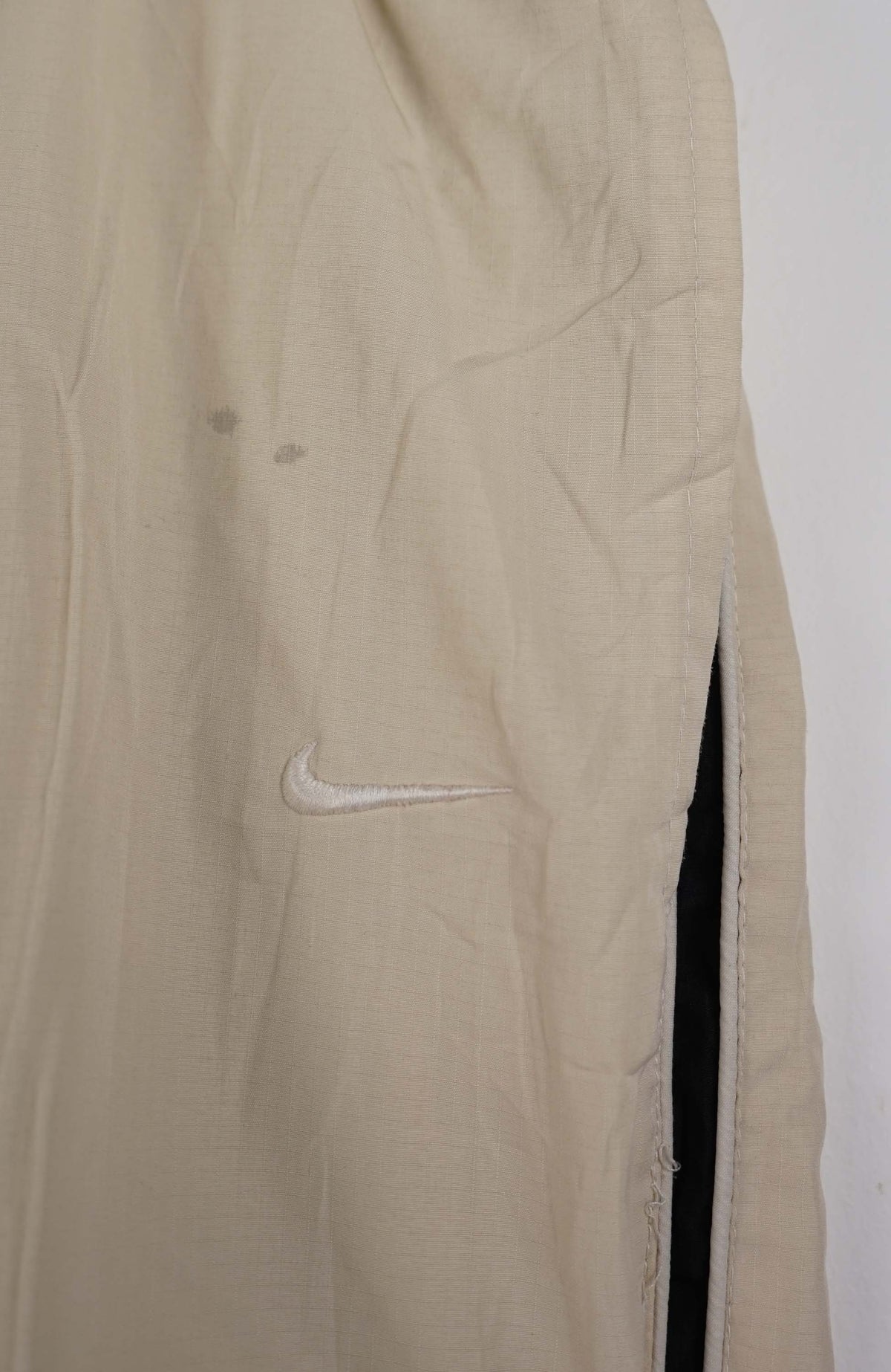VINTAGE NIKE TRACK PANTS (XL)