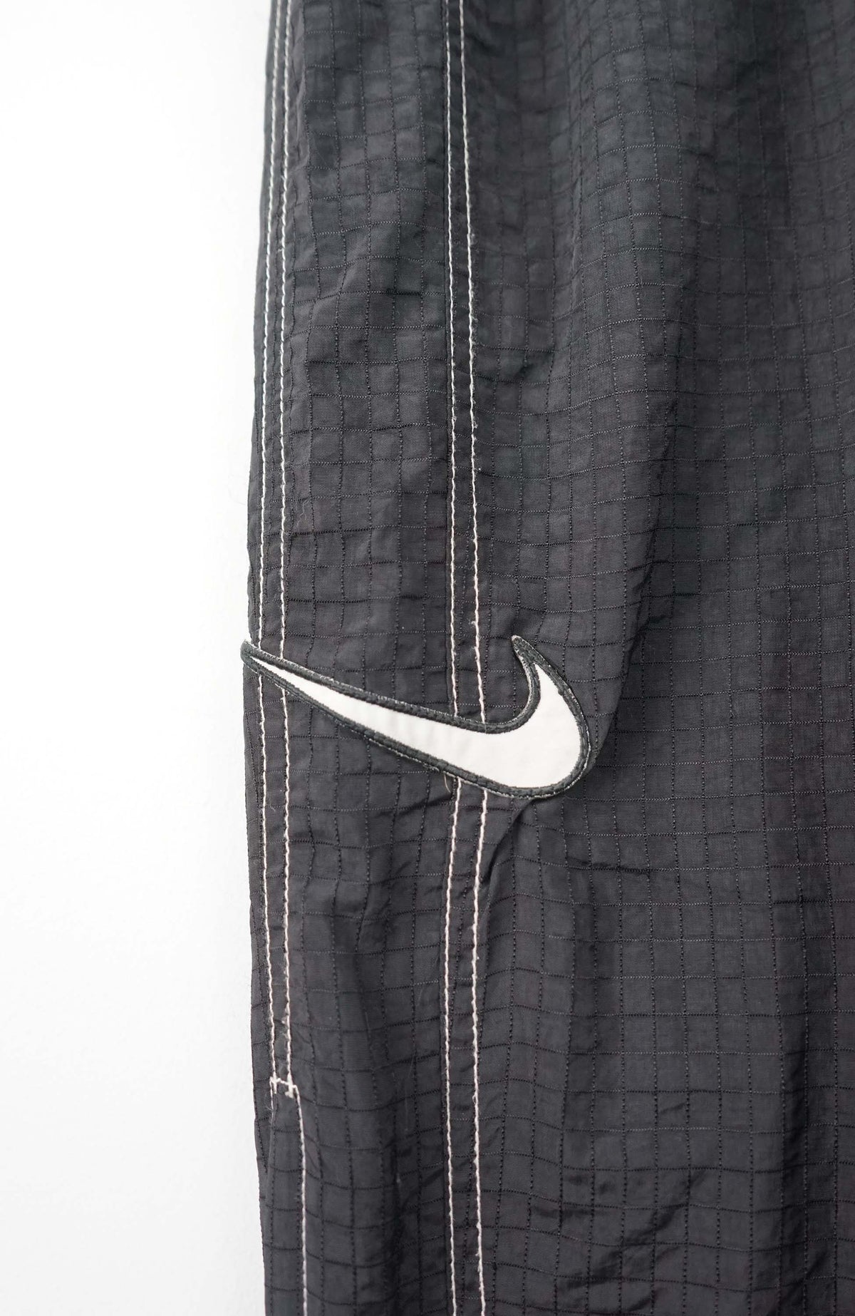 VINTAGE NIKE TRACK PANTS (XXL)